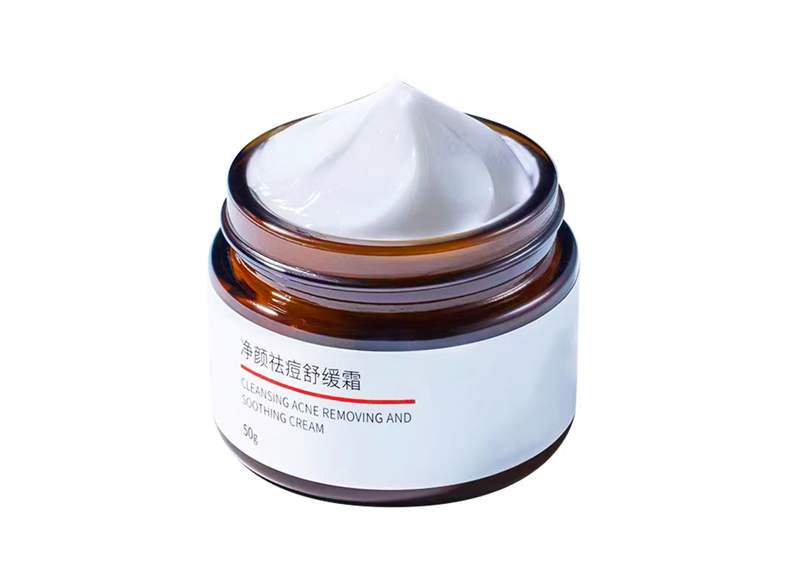 La guida completa allo sviluppo e alla produzione di prodotti per la cura della pelle antiacne